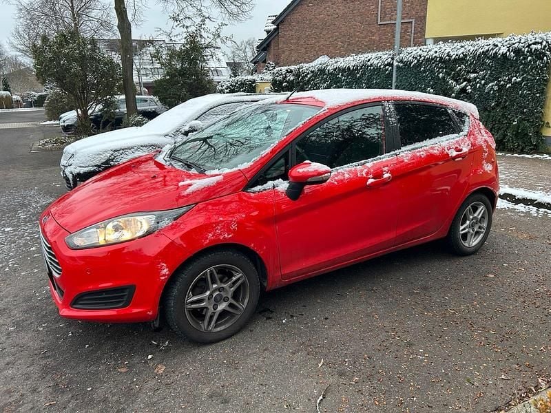 Rot Gebraucht 2014 Ford Fiesta Kleinwagen | 5.550 € (Superpreis) - Bild 1/4