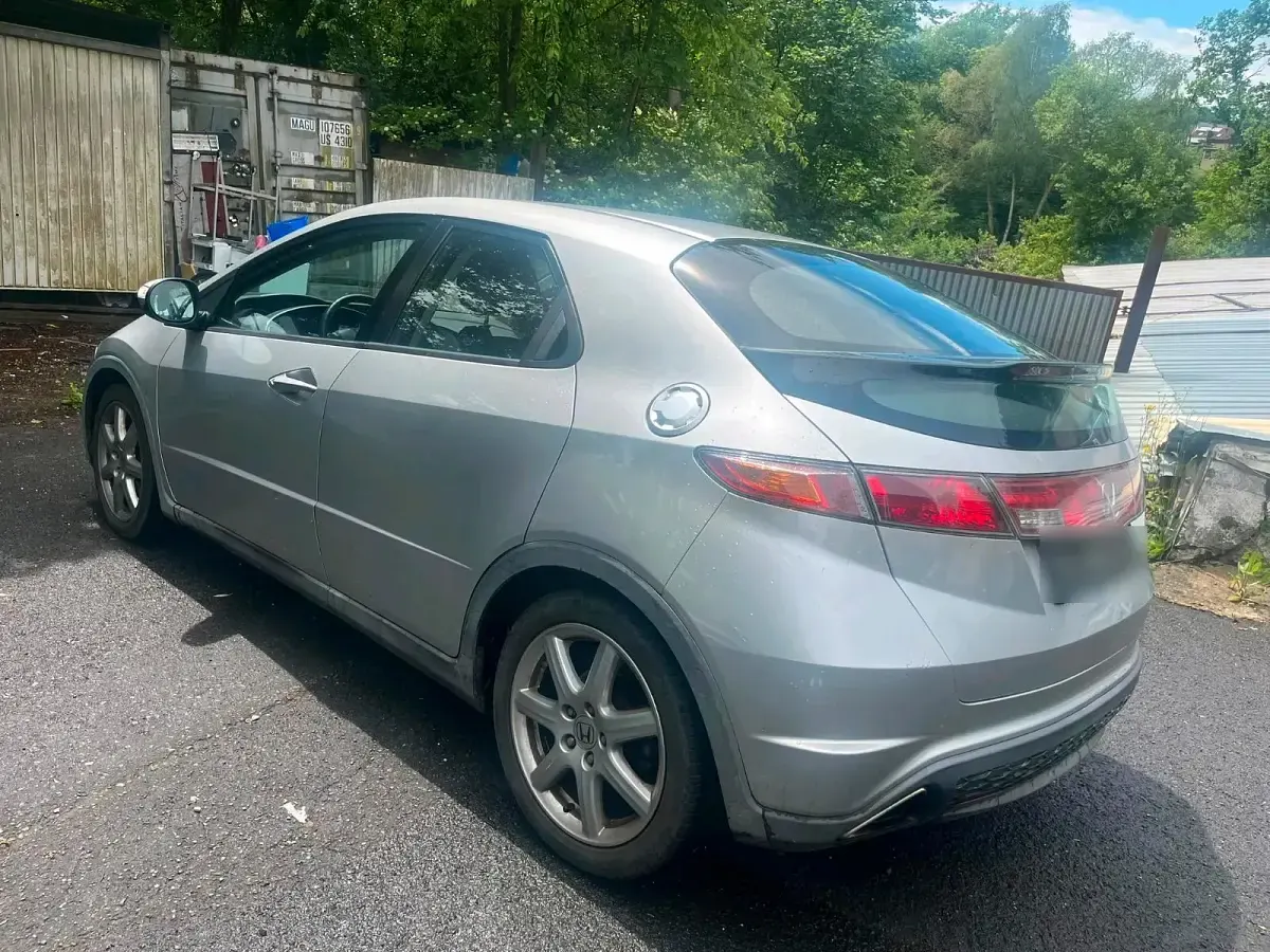 Gebraucht Honda Civic 140 PS (102 kW) 2006 Silber Limousine