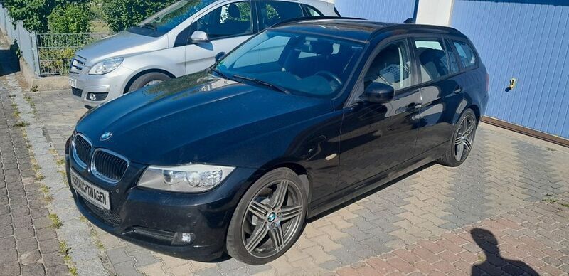 Schwarz Gebraucht 2012 BMW 318 Comfort Edition Kombi | 4.490 € (Superpreis) - Bild 1/4