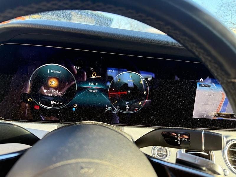 Gebraucht Mercedes E200 160 PS (117 kW) 2021 Beige Limousine