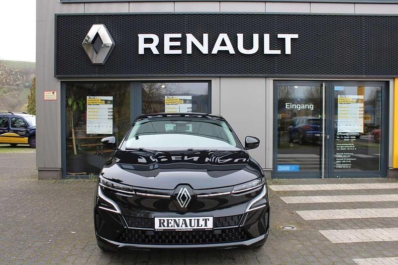 Gebraucht Renault Megane E-Tech Evolution 160 kW (218 PS) 2022 Blackpearlschwarz Limousine