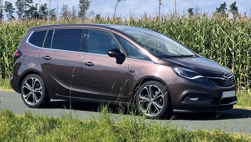 Gebraucht Opel Zafira Tourer Innovation 170 PS (125 kW) 2016 Braun Van / Kleinbus