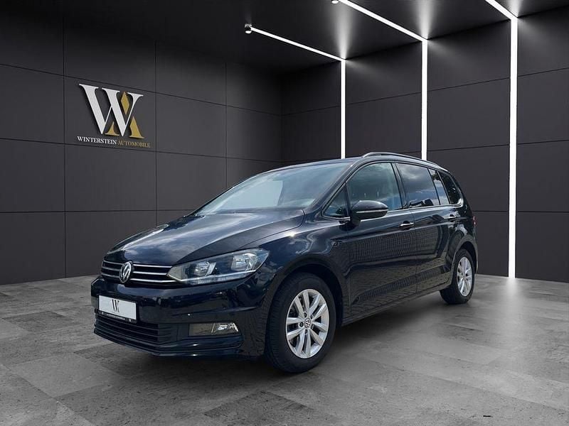 Schwarz Gebraucht 2019 VW Touran Comfortline Van / Kleinbus | 23.900 € (Teuer) - Bild 1/4