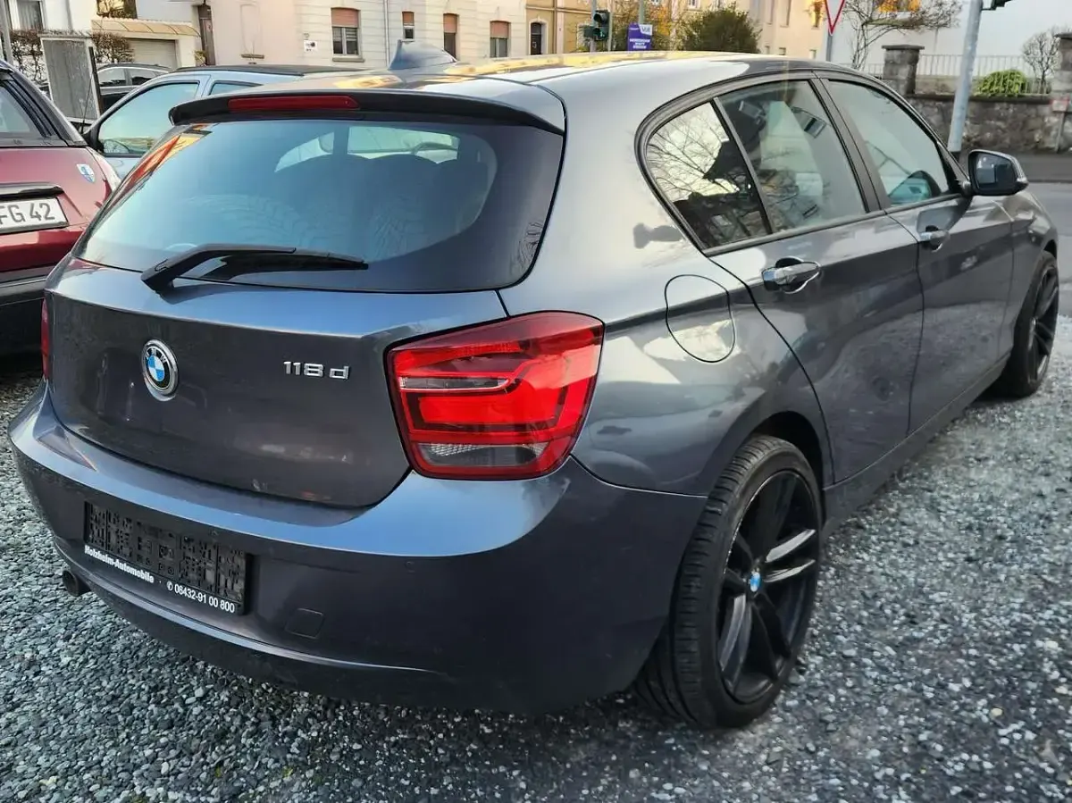 Gebraucht BMW 118 143 PS (105 kW) 2013 Mineralgrau metallic Kleinwagen