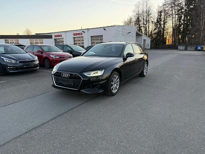 Gebraucht Audi A4 Comfort 150 PS (110 kW) 2022 Mythosschwarz metallic Kombi