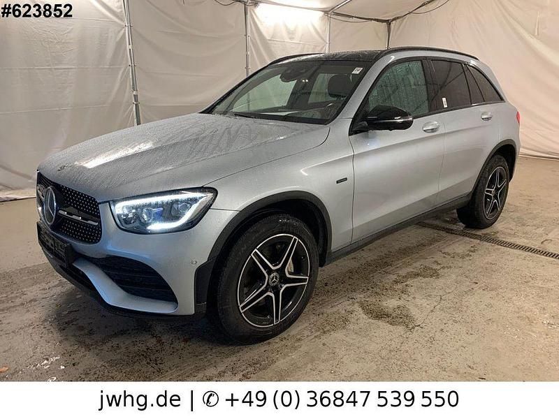 Silber Gebraucht 2021 Mercedes GLC300e AMG line SUV | 35.450 € (Fairer Preis) - Bild 1/4