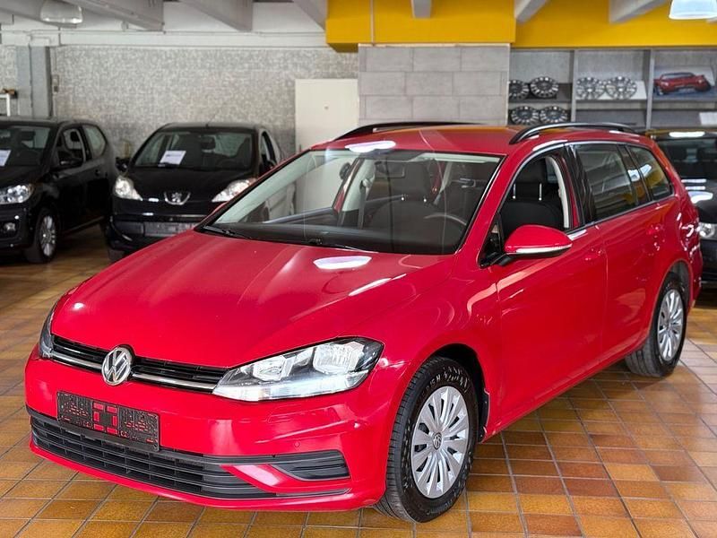 Rot Gebraucht 2017 VW Golf VII Trendline Kombi | 9.900 € (Guter Preis) - Bild 1/4