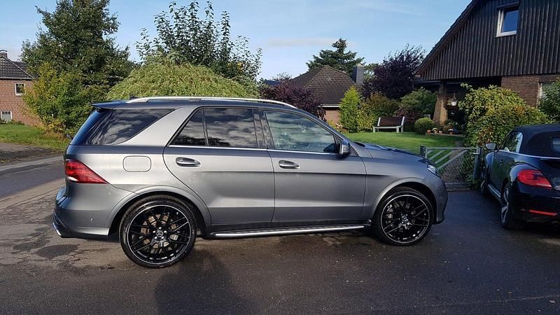 Gebraucht Mercedes GLE63 AMG AMG 558 PS (410 kW) 2018 Selenitgrau matt met SUV