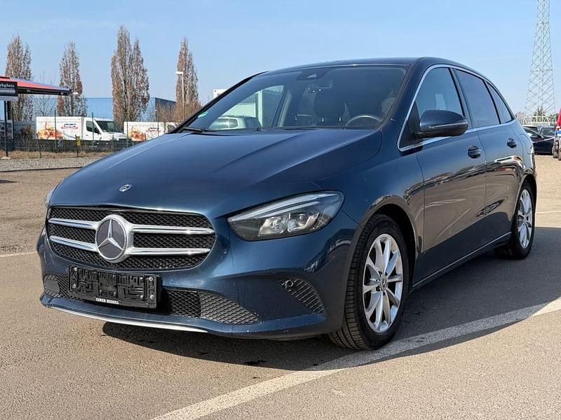 Gebraucht Mercedes 220 190 PS (139 kW) 2019 Blau Limousine