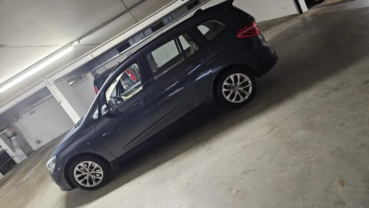 Gebraucht BMW 220 Advantage 192 PS (141 kW) 2016 Grau Kombi