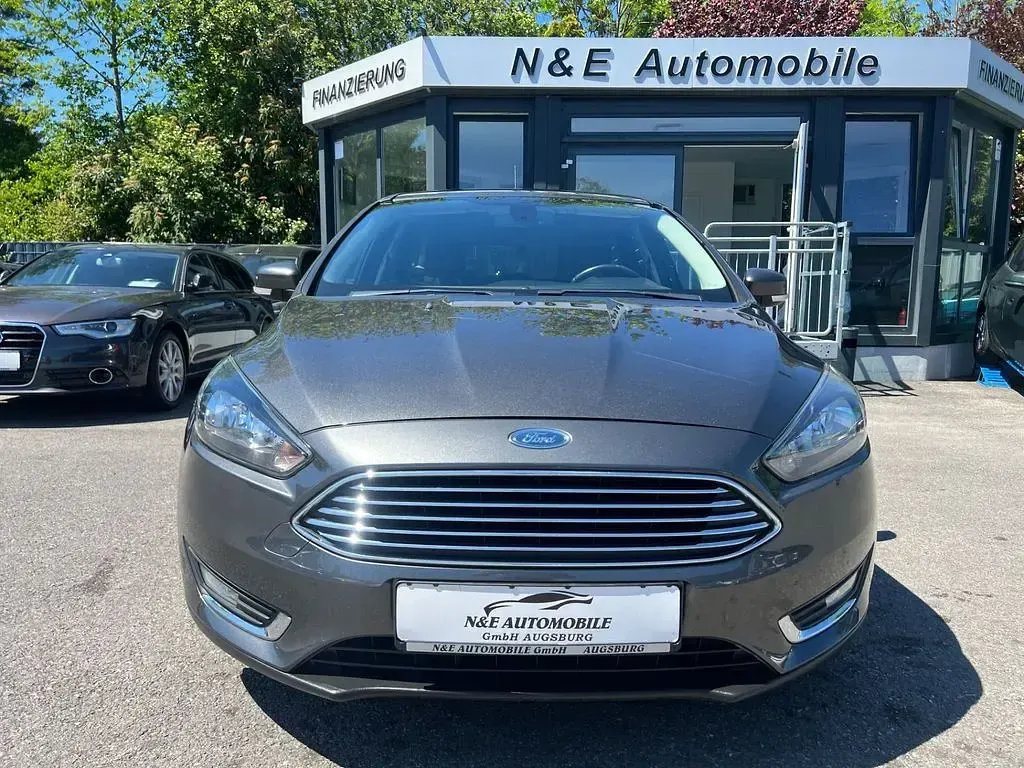 Używany Ford Focus Titanium 125 KM (91 kW) 2016 Srebrny Sedan/Limuzyna