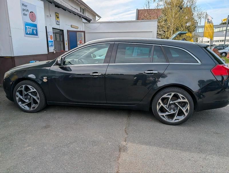 Gebraucht Opel Insignia 194 PS (142 kW) 2013 Schwarz Kombi