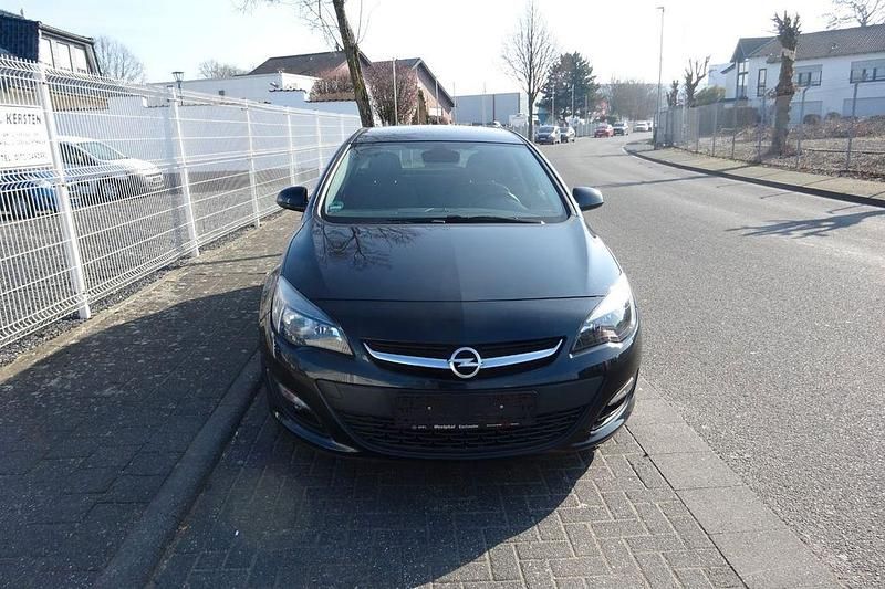 Gebraucht Opel Astra Active 120 PS (88 kW) 2013 Schwarz Limousine