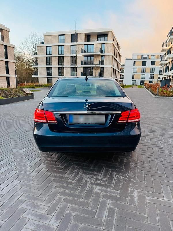 Gebraucht Mercedes E220 170 PS (125 kW) 2014 Limousine