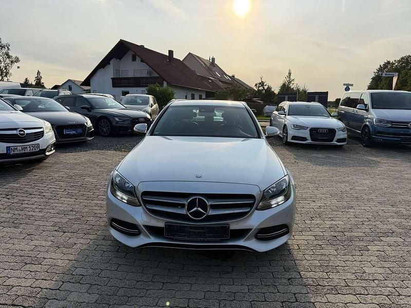Iridiumsilber Gebraucht 2014 Mercedes C220 Limousine | 15.999 € (Guter Preis) - Bild 1/4