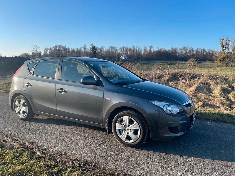 Gebraucht Hyundai i30 Classic 109 PS (80 kW) 2009 Grau Kombi