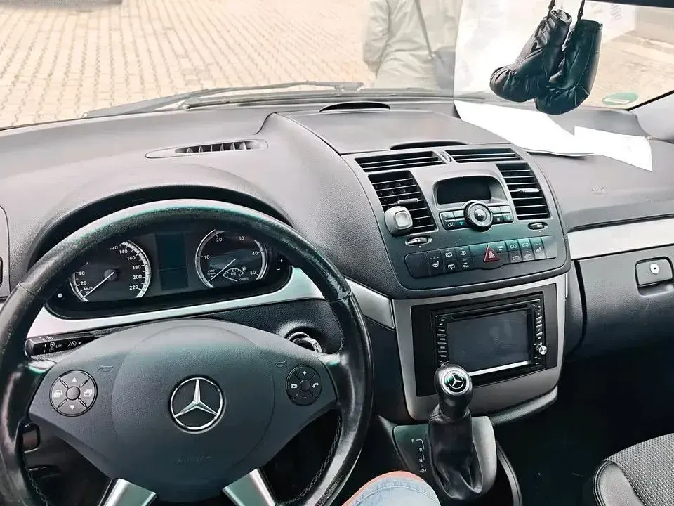 Gebraucht Mercedes Viano 224 PS (164 kW) 2010 Grau Van / Kleinbus
