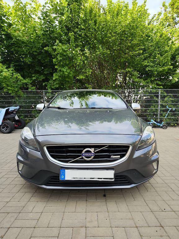 Grau Gebraucht 2013 Volvo V40 R-Design Kombi | 8.400 € (Fairer Preis) - Bild 1/4