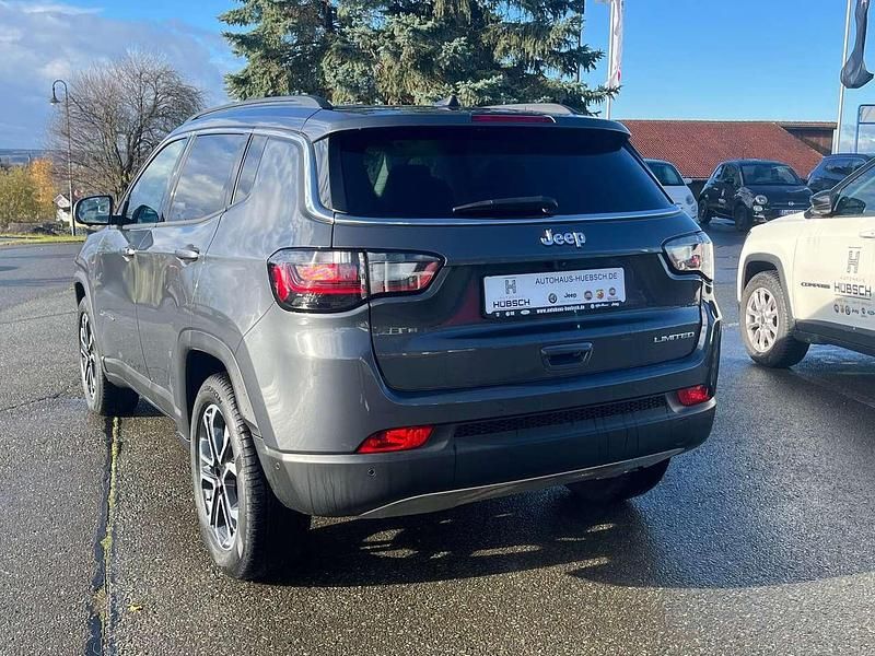 Gebraucht Jeep Compass Limited 131 PS (96 kW) 2022 Grau SUV