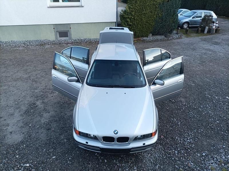 Silber Gebraucht 1999 BMW 523 Limousine | 5.990 € (Teuer) - Bild 1/4