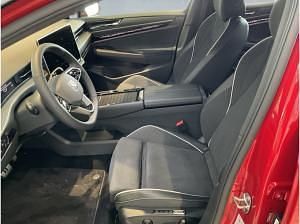Neu VW ID.7 Pro 210 kW (286 PS) 2026 Rot (kings red metallic) Kombi