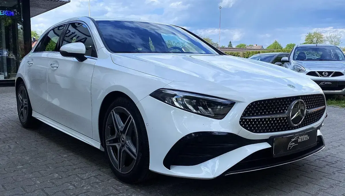 Gebraucht Mercedes A180 AMG 136 PS (100 kW) 2025 Weiß Limousine