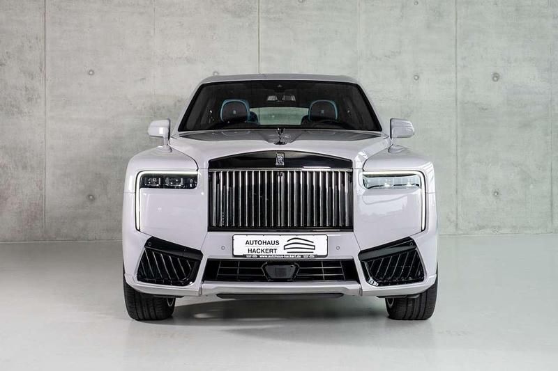 Neu Rolls Royce Cullinan 600 PS (441 kW) 2026 Tempest grey SUV