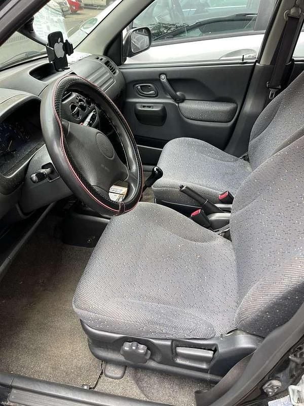 Gebraucht Suzuki Ignis 83 PS (61 kW) 2002 Schwarz Kleinwagen