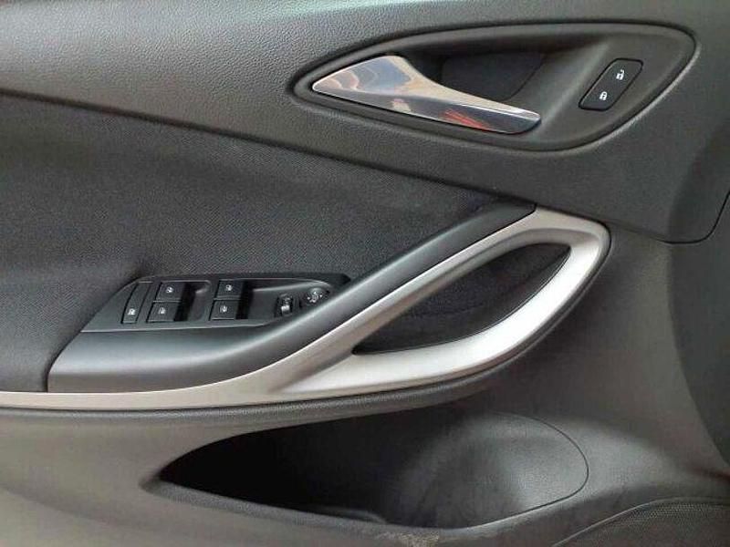 Gebraucht Opel Astra 110 PS (80 kW) 2022 Rot Limousine