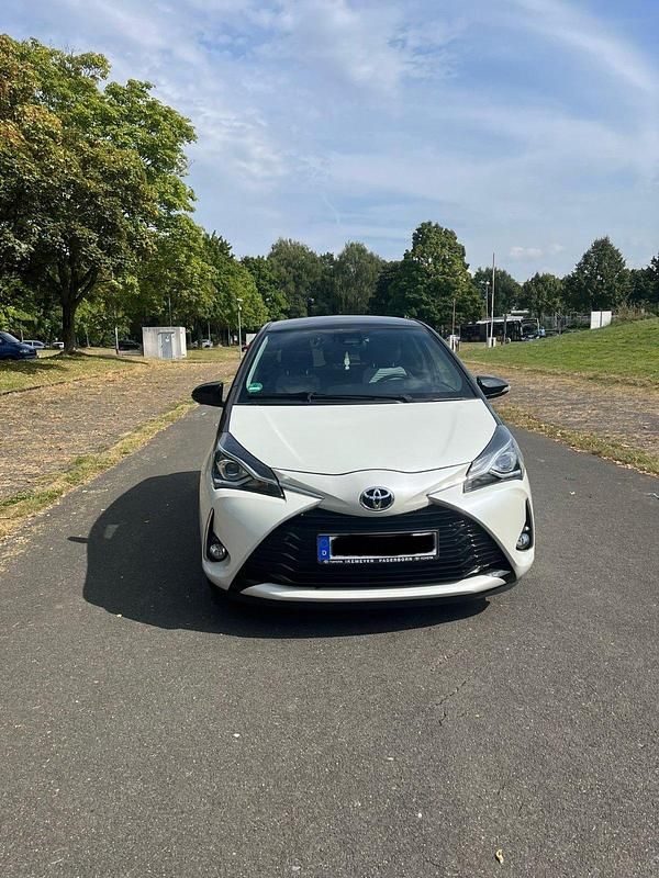 Weiß Gebraucht 2019 Toyota Yaris Kleinwagen | 11.890 € (Fairer Preis) - Bild 1/4