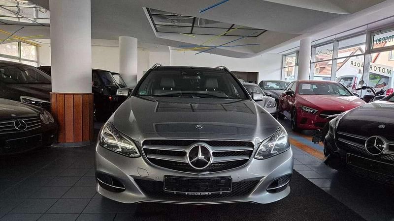 Gebraucht Mercedes E220 Avantgarde 170 PS (125 kW) 2014 Palladiumsilber  metalliclack Kombi