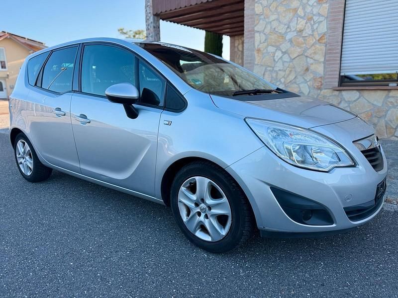 Silber Gebraucht 2011 Opel Meriva Van / Kleinbus | 3.750 € (Fairer Preis) - Bild 1/4