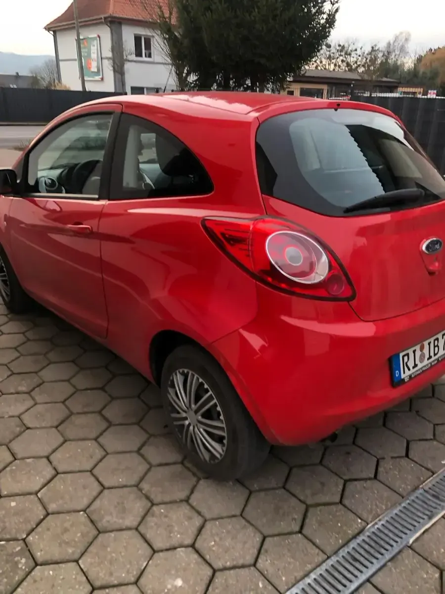 Usata Ford Ka 75 CV (55 kW) 2015 Rosso Utilitaria