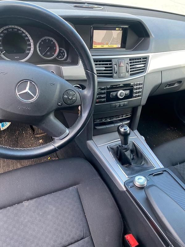 Gebraucht Mercedes E200 136 PS (100 kW) 2010 Weiß Kombi