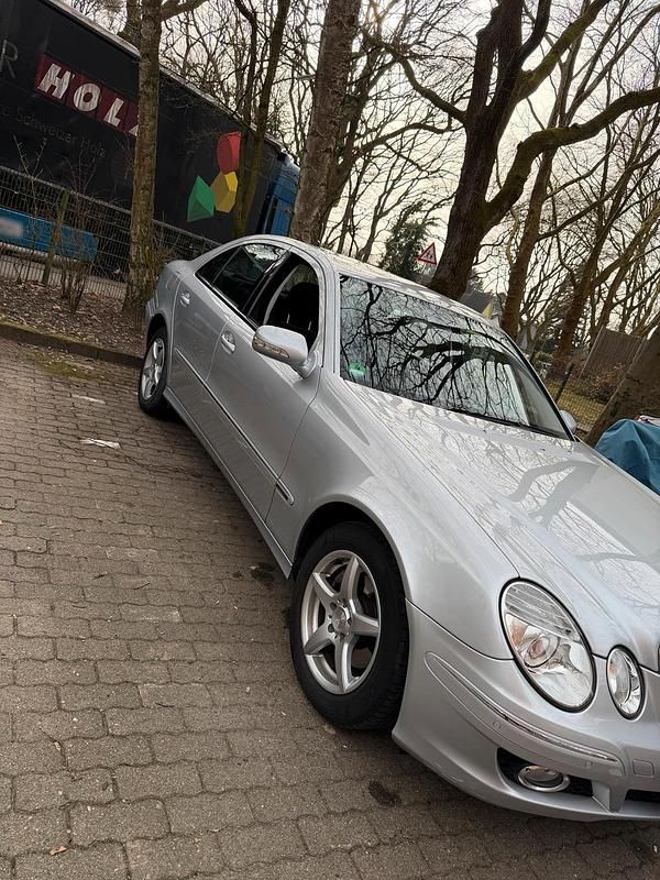 Gebraucht Mercedes E280 Elegance 231 PS (169 kW) 2008 Silber Limousine