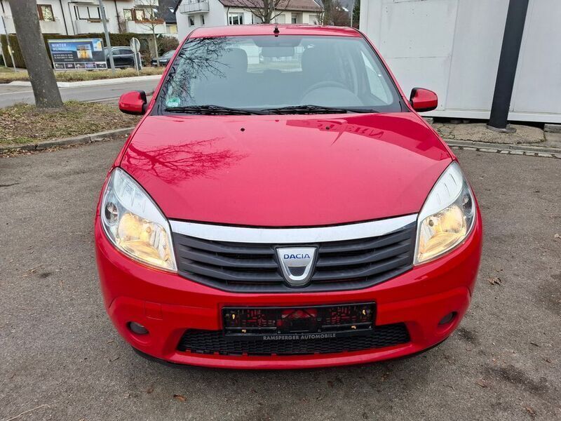 Rot Gebraucht 2011 Dacia Sandero Lauréate Kleinwagen | 1.490 € (Superpreis) - Bild 1/4