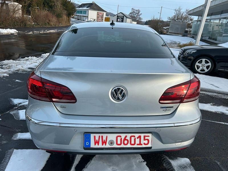 Gebraucht VW Passat 140 PS (102 kW) 2013 Silber Limousine