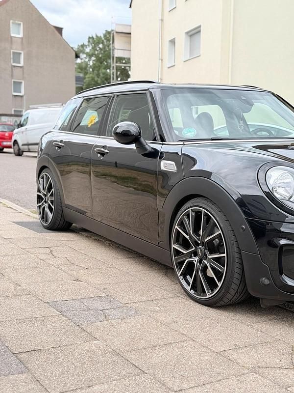 Schwarz Gebraucht 2018 Mini Clubman Kombi | 18.500 € (Teuer) - Bild 1/4