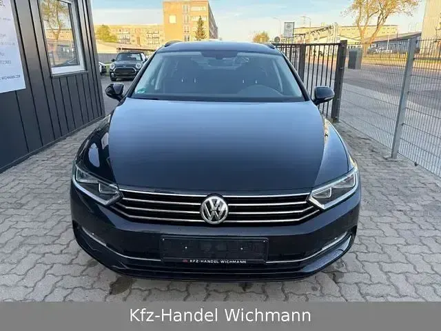 Gebraucht VW Passat Comfortline 150 PS (110 kW) 2016 Schwarz Kombi