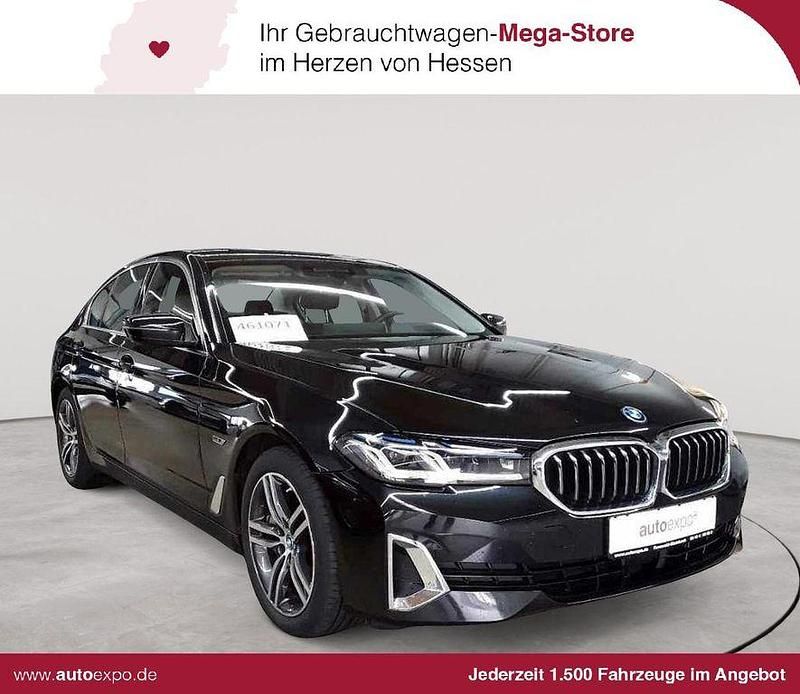 Schwarz Gebraucht 2022 BMW 545e Luxury Line Limousine | 41.989 € (Fairer Preis) - Bild 1/4