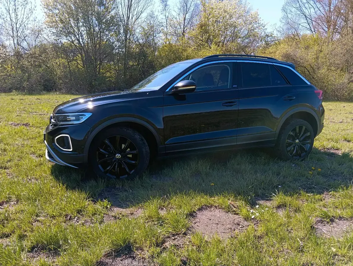 Gebraucht VW T-Roc Move 150 PS (110 kW) 2023 Schwarz SUV