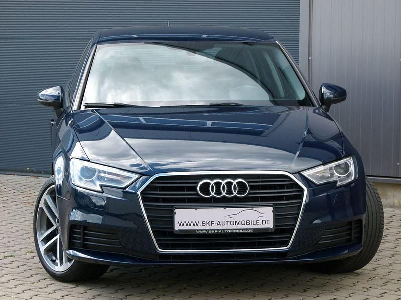 Vipergruen (metallic) Gebraucht 2016 Audi A3 Sportback Comfort Limousine | 18.400 € (Fairer Preis) - Bild 1/4