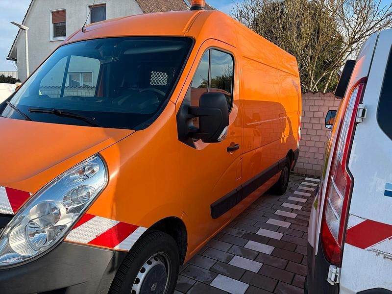Second-hand Renault Master 170 CP (125 kW) 2018 Portocaliu Van