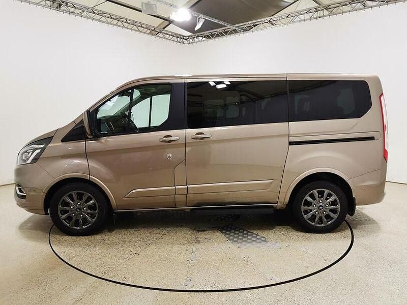 Gebraucht Ford Tourneo Titanium 185 PS (136 kW) 2020 Silber Van / Kleinbus