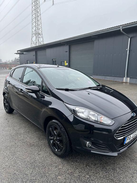Gebraucht Ford Fiesta SYNC Edition 101 PS (74 kW) 2014 Schwarz Kleinwagen