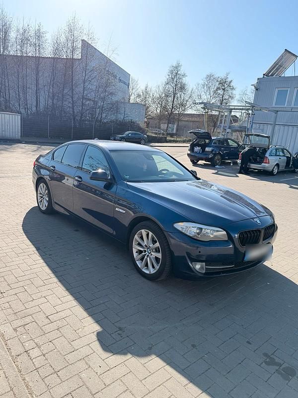 Gebraucht BMW 530 245 PS (180 kW) 2011 Blau Limousine