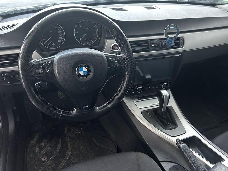 Gebraucht BMW 320 177 PS (130 kW) 2006 Grau Kombi