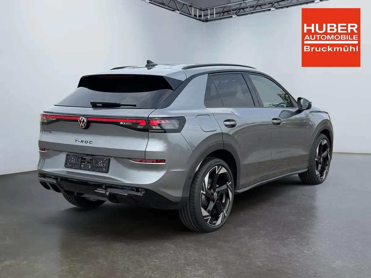 Neu VW T-Roc R-line 150 PS (110 kW) 2026 Wolf grey metallic SUV