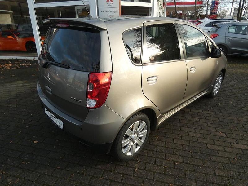 Gebraucht Mitsubishi Colt 95 PS (69 kW) 2010 Grau Limousine