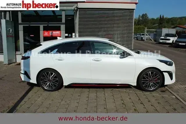 Gebraucht Kia ProCeed GT GT 204 PS (150 kW) 2022 Weiß Kleinwagen